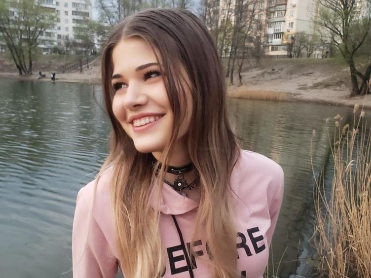 Here is a cheerful, sweet girl with whom you can communicate on absolutely any topic.  I like to discuss a variety of things and they tell me that I am a good adviser.  Therefore, if something happened in your life, I can help solve this problem