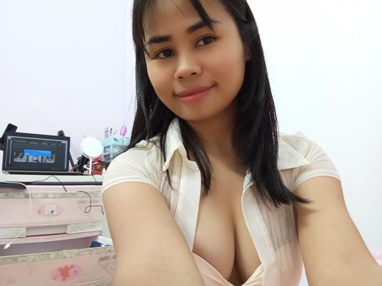 Im Hein.24 year old. And eroctic. I want you. I want to find fun and excitement. I'm single and hot. I want to fire with you, feel the ultimate joy. Come with me and let's explore it and enjoy it